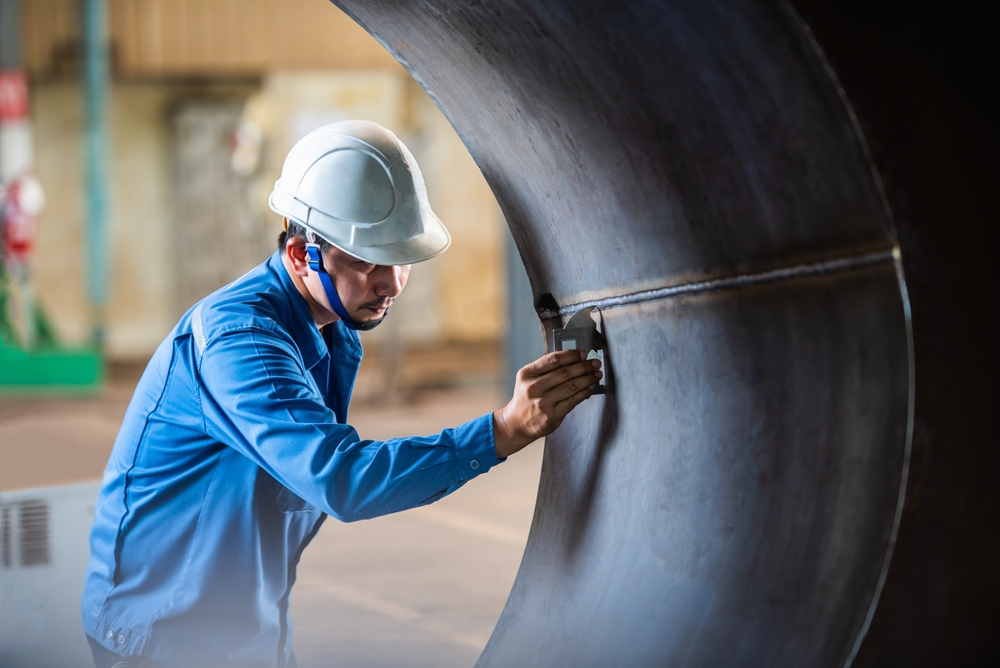 Qc,technician,inspector,using,welding,gauge,inspection,butted,weld,on